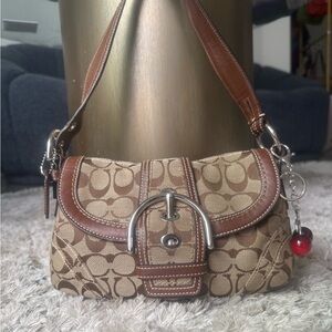 ‼️SOLD DON’T BUY‼️
COACH VINTAGE 2006 BROWN SIGNATURE MINI SOHO